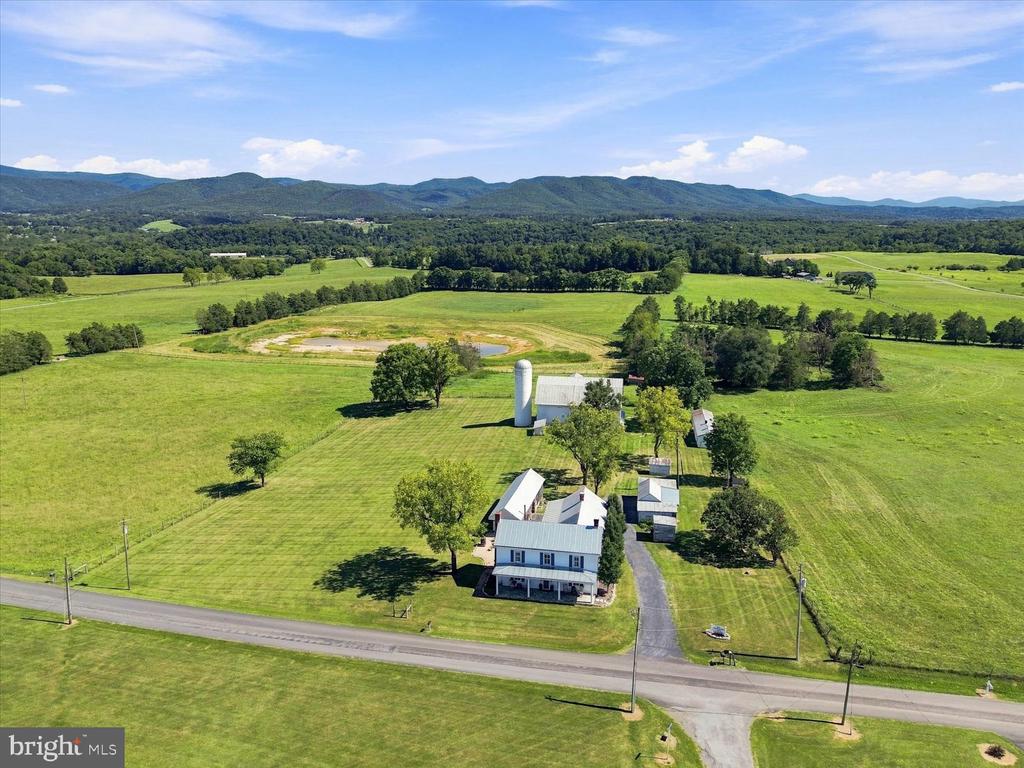 625 RIVERBEND ROAD