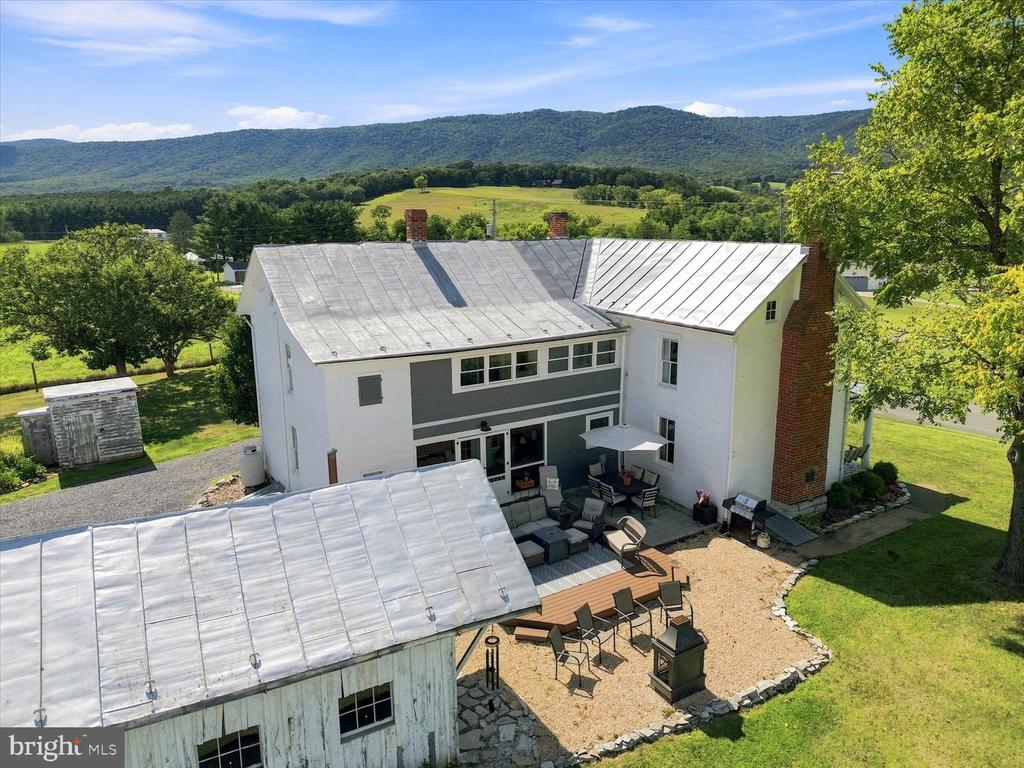 625 RIVERBEND ROAD