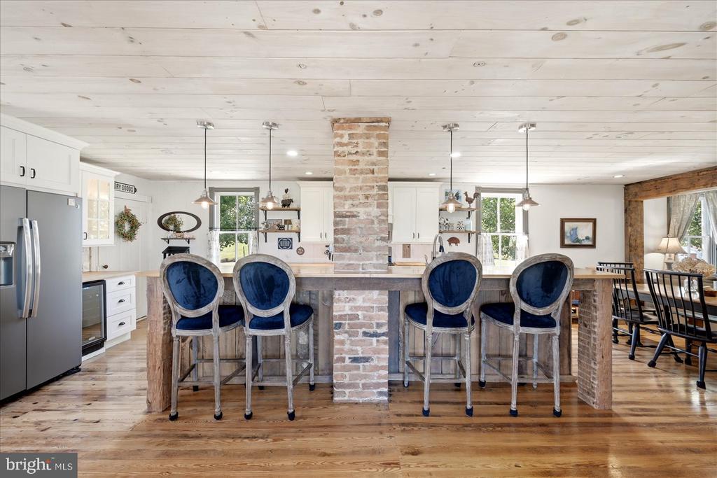 625 RIVERBEND ROAD