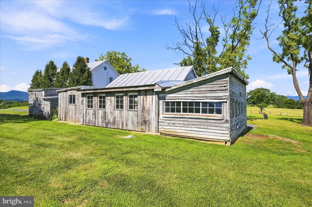 625 RIVERBEND ROAD