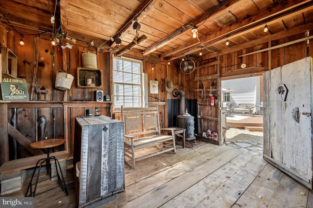625 RIVERBEND ROAD