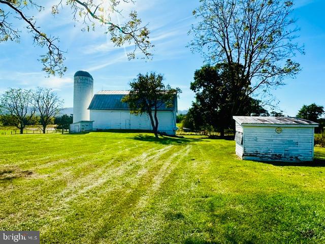 625 RIVERBEND ROAD