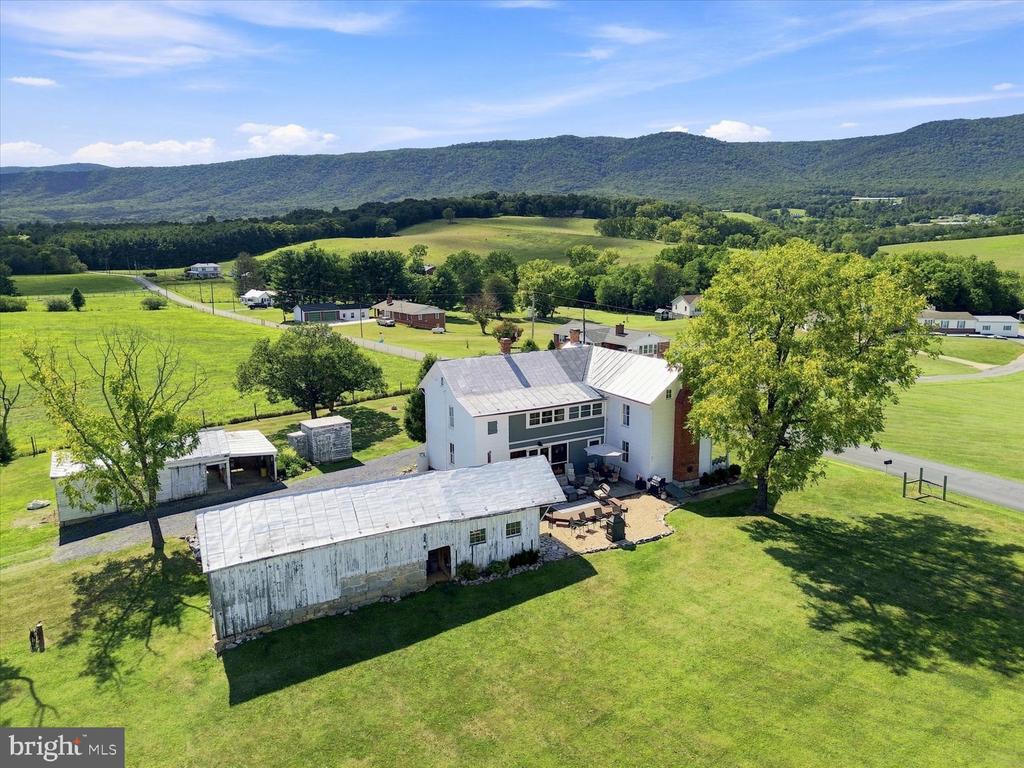 625 RIVERBEND ROAD