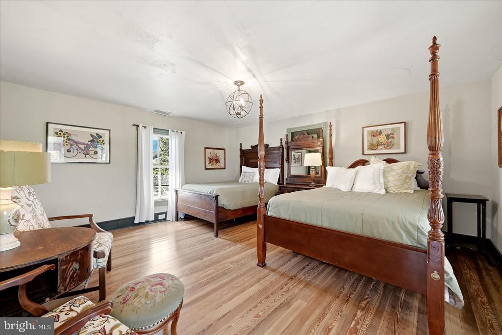 625 RIVERBEND ROAD
