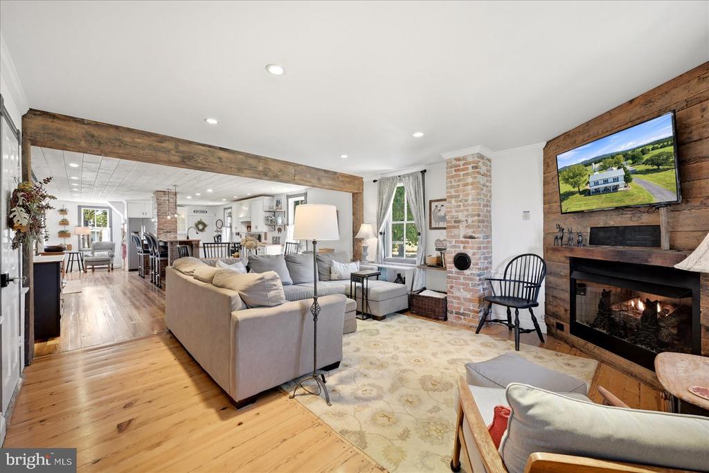 625 RIVERBEND ROAD