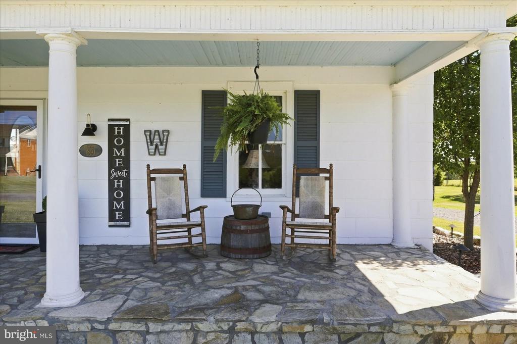 625 RIVERBEND ROAD