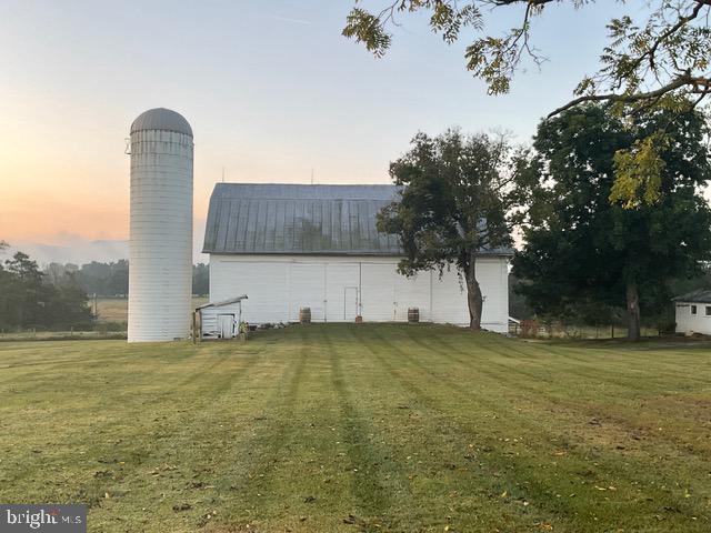 625 RIVERBEND ROAD