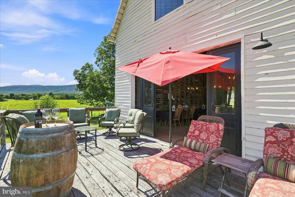 625 RIVERBEND ROAD