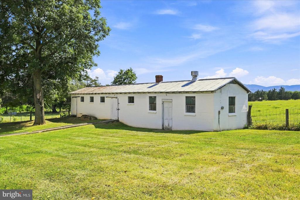 625 RIVERBEND ROAD