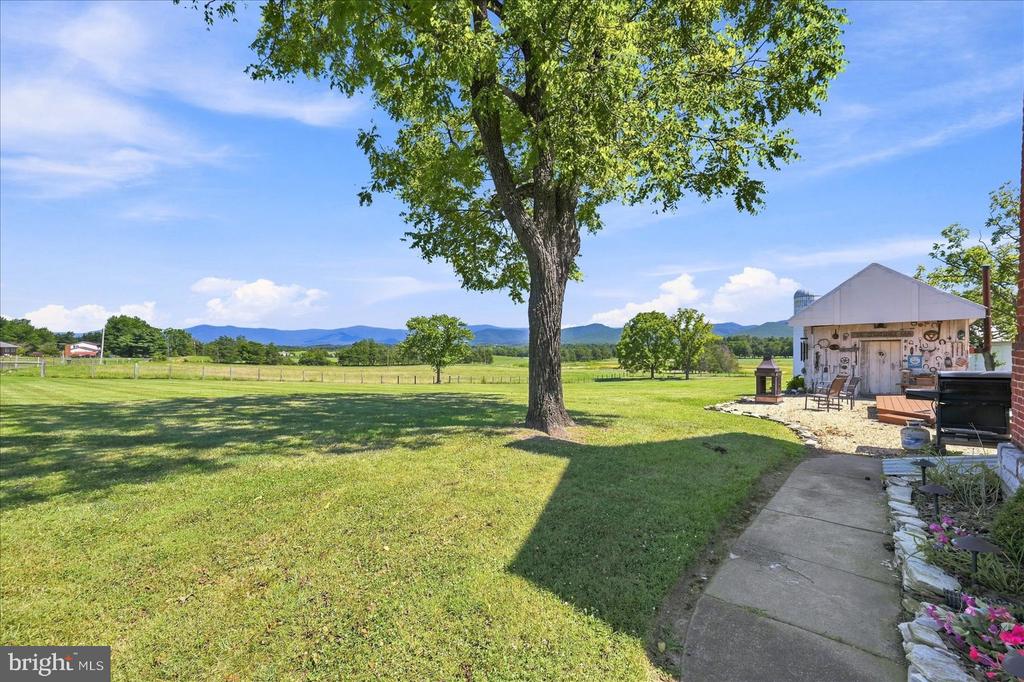 625 RIVERBEND ROAD