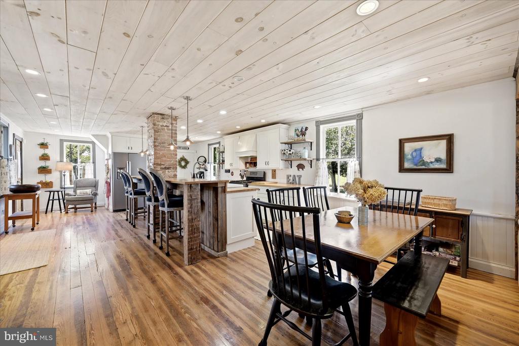 625 RIVERBEND ROAD