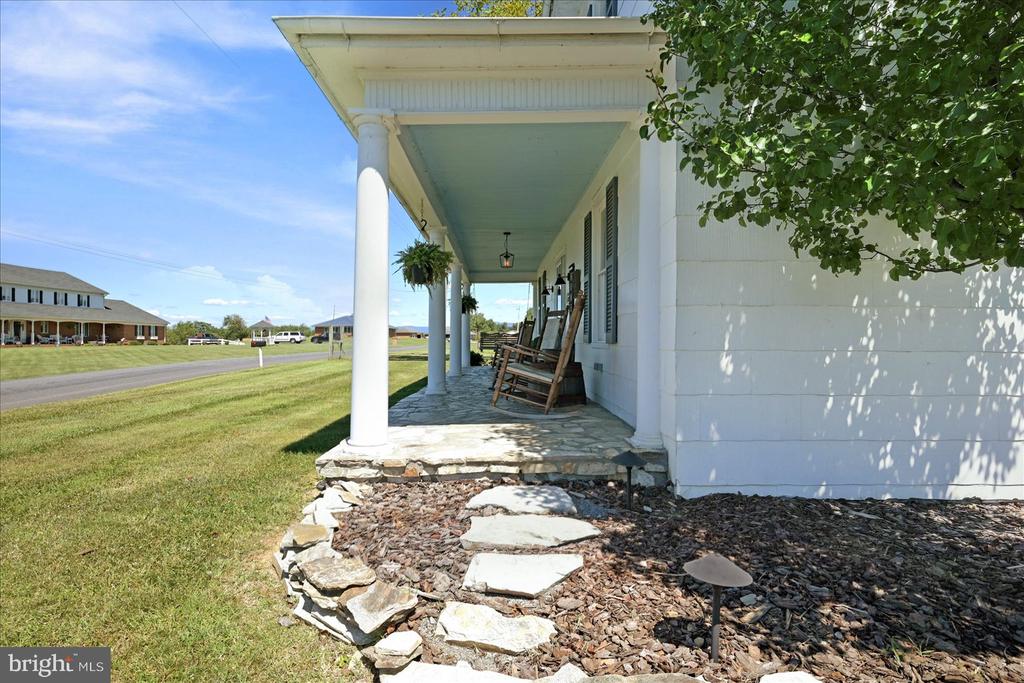 625 RIVERBEND ROAD