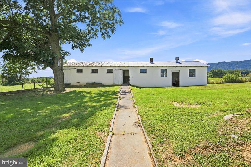 625 RIVERBEND ROAD