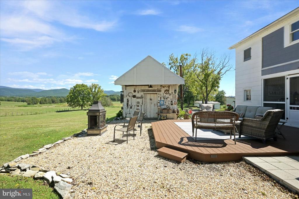 625 RIVERBEND ROAD