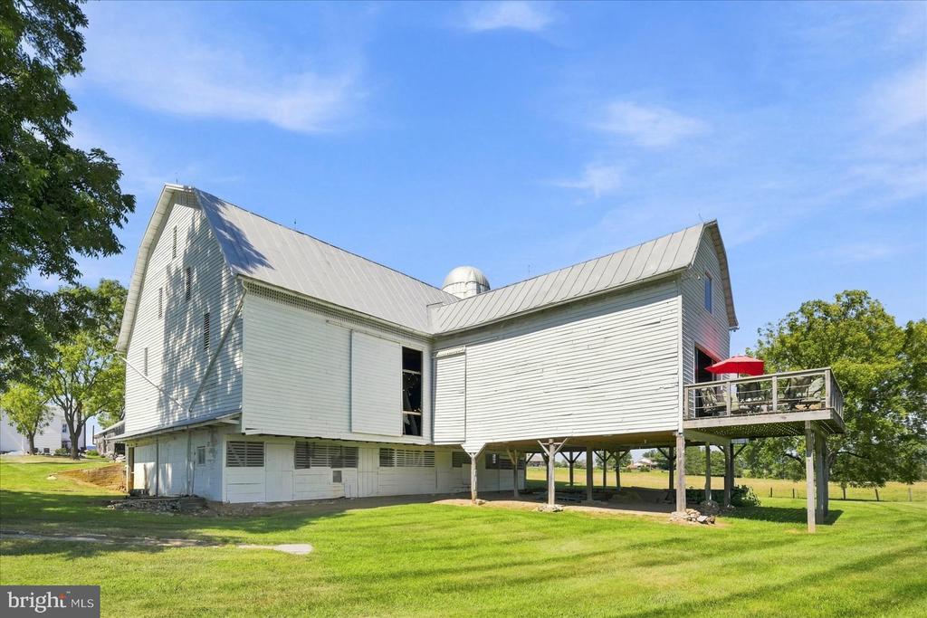 625 RIVERBEND ROAD