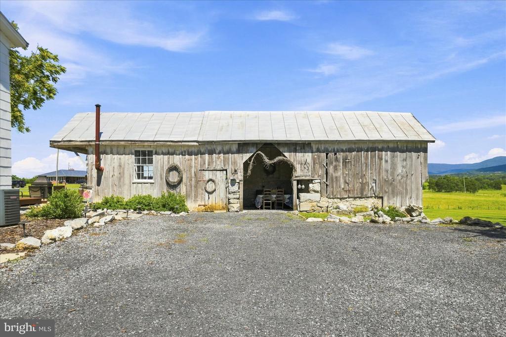 625 RIVERBEND ROAD