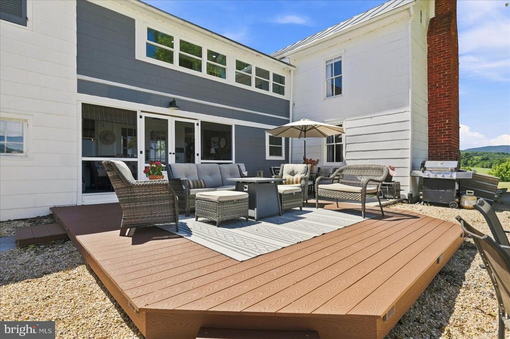 625 RIVERBEND ROAD