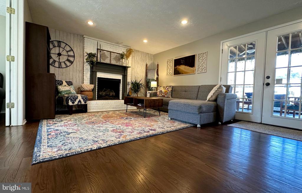 15518 LAUREL RIDGE ROAD