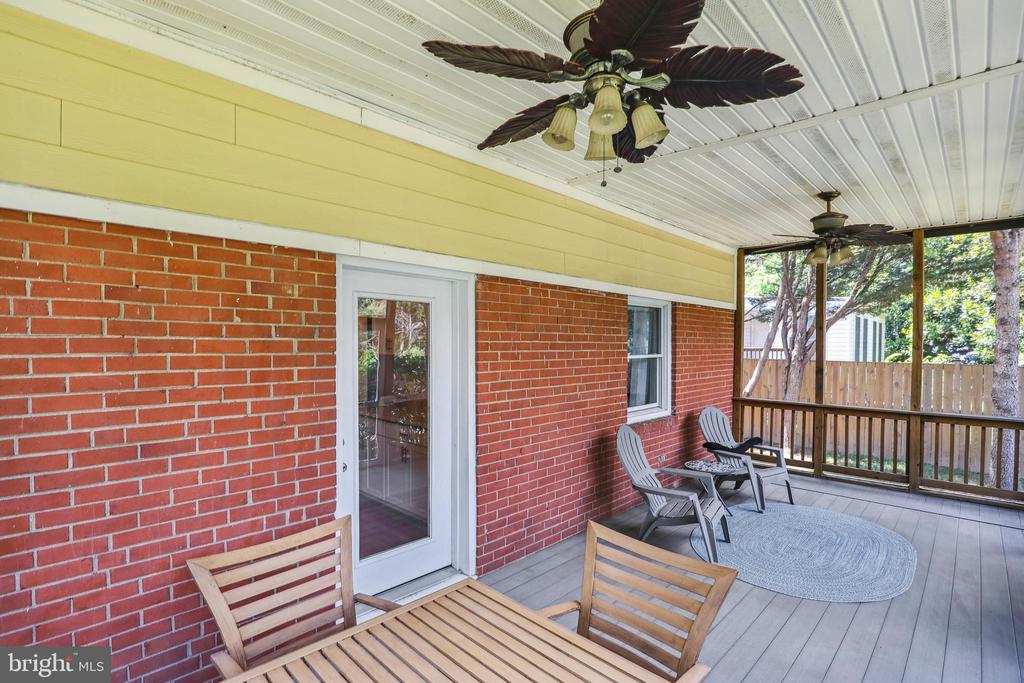 1106 LINDEN STREET