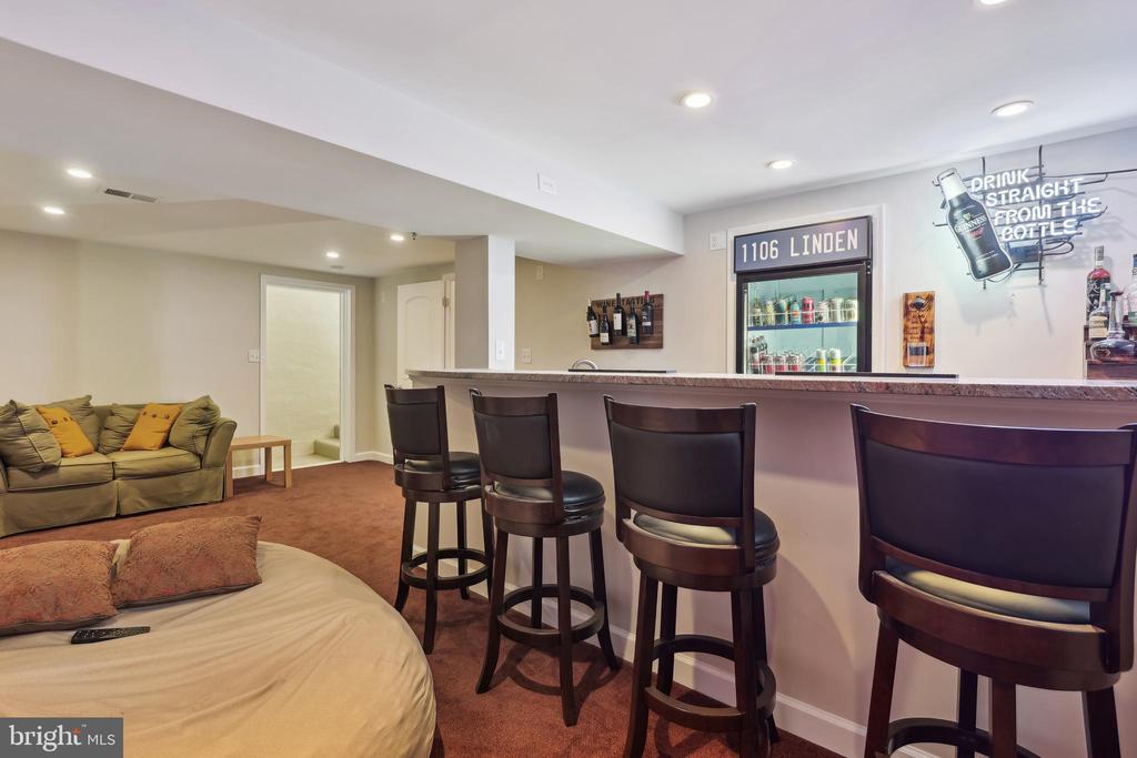 1106 LINDEN STREET