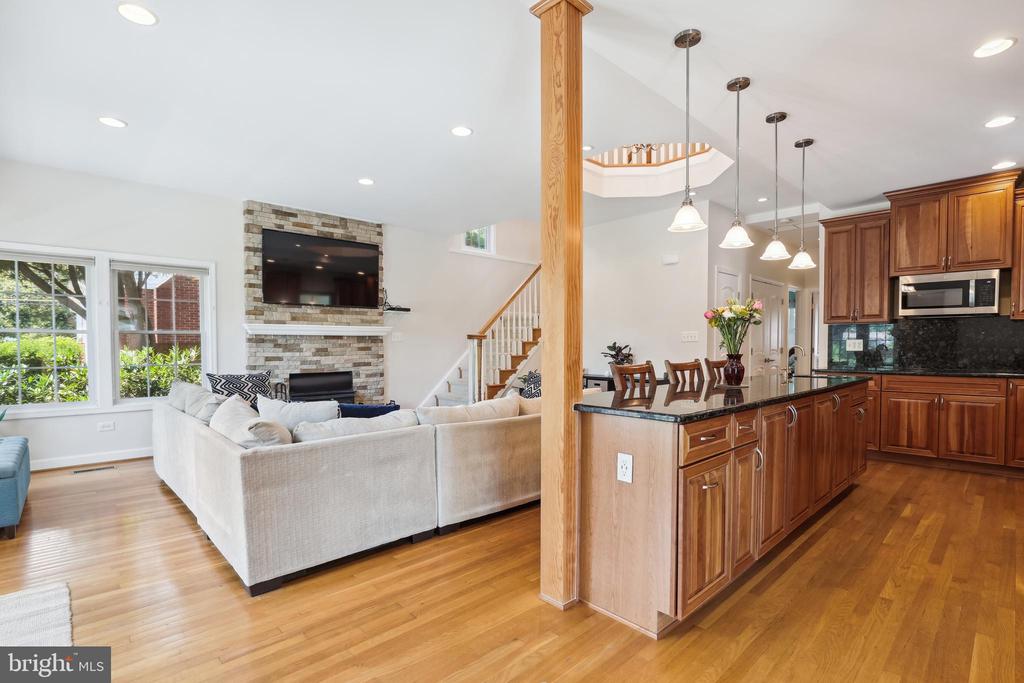 1106 LINDEN STREET