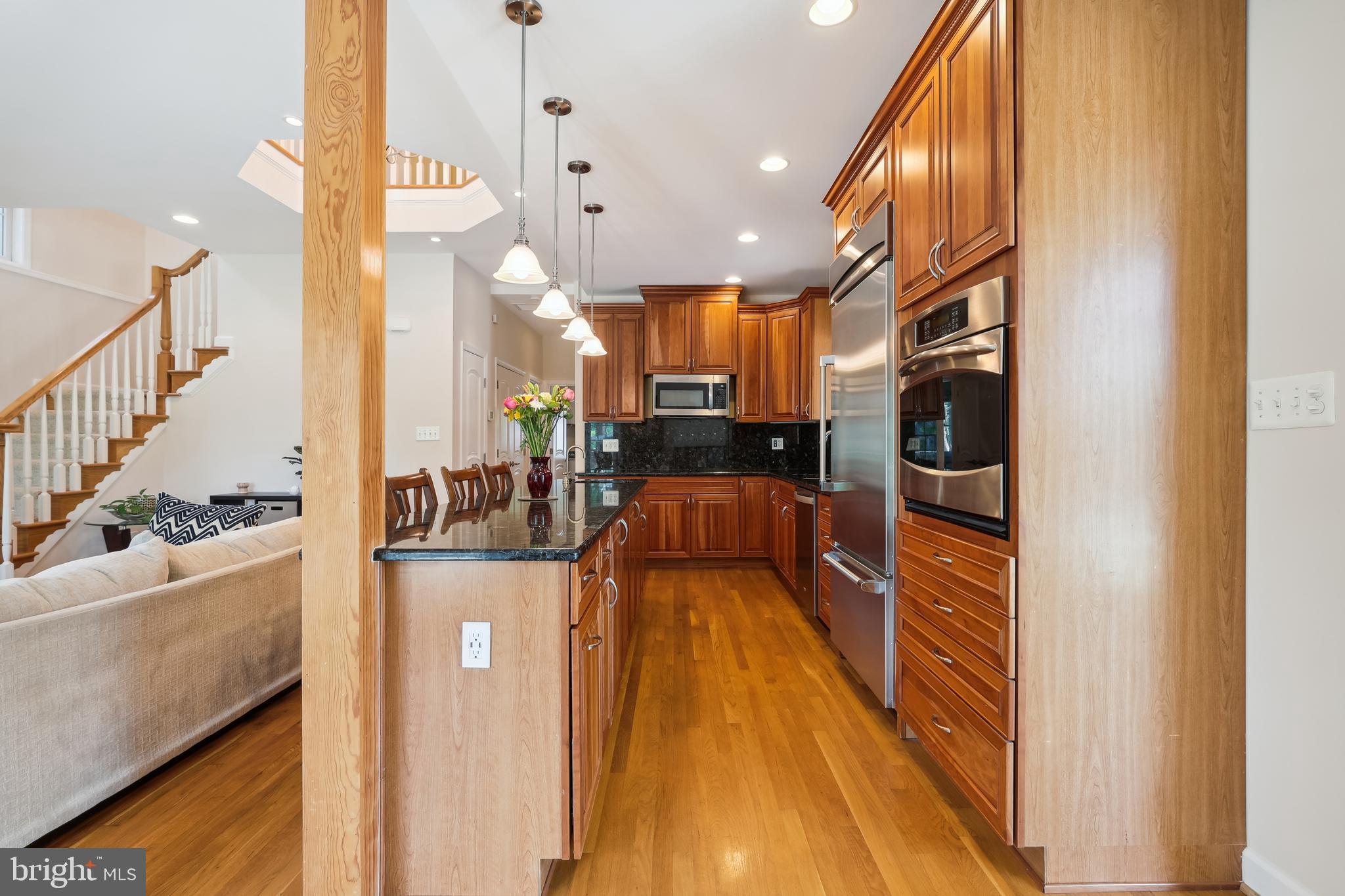 1106 LINDEN STREET