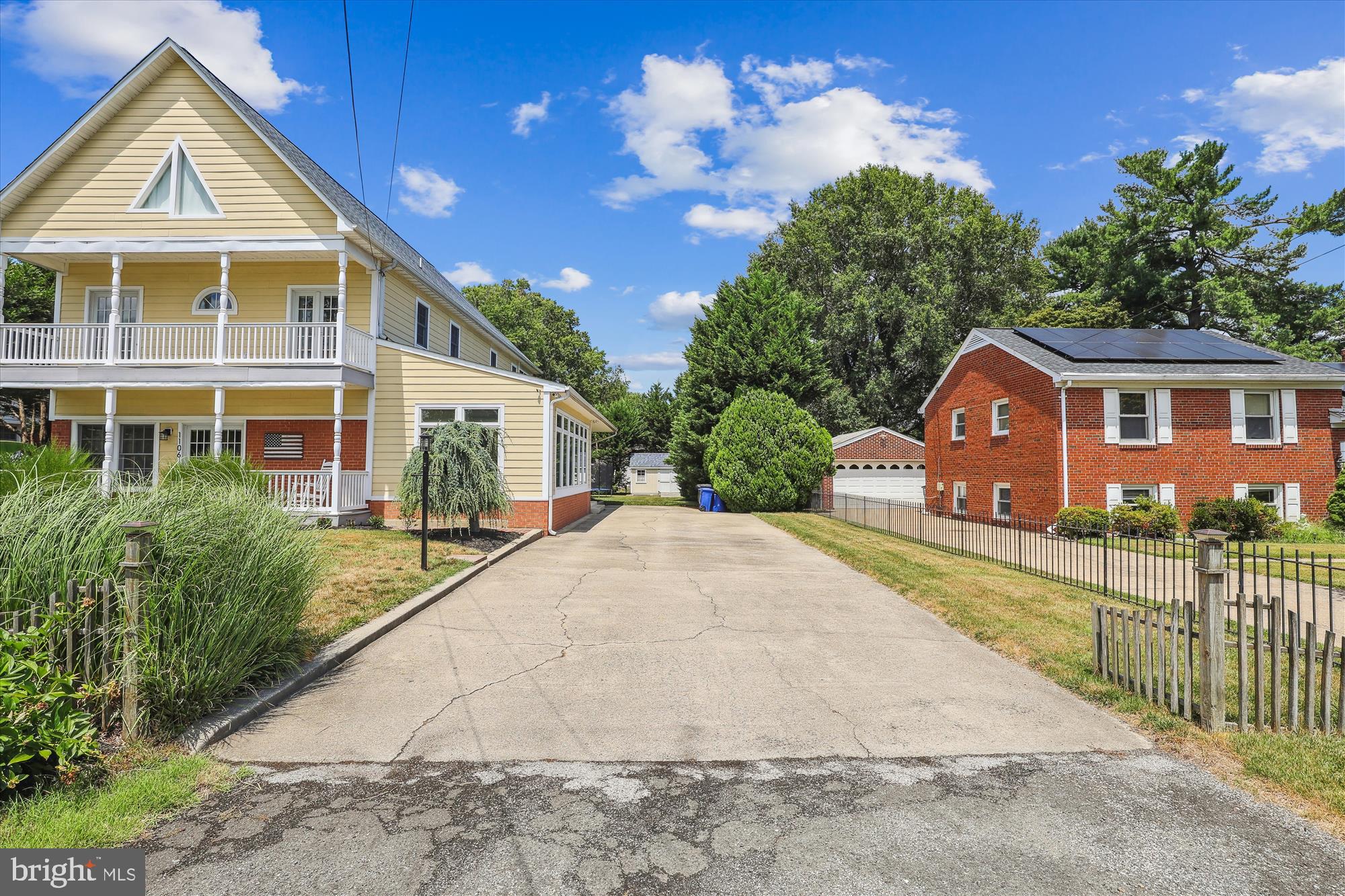 1106 LINDEN STREET