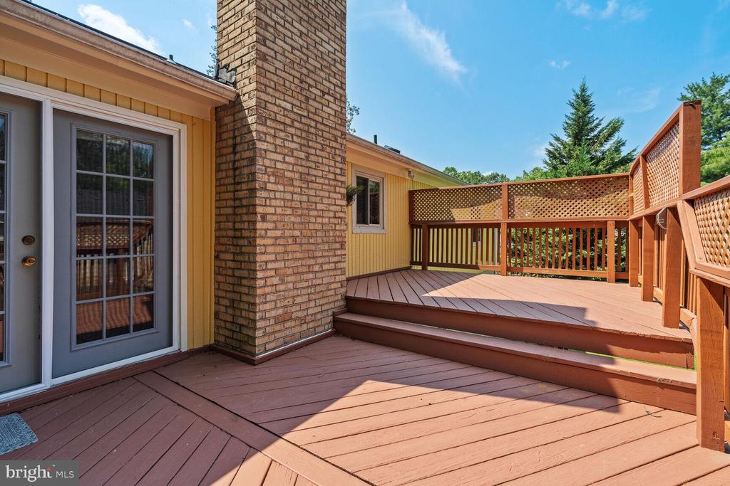 16204 EDGEWOOD DRIVE