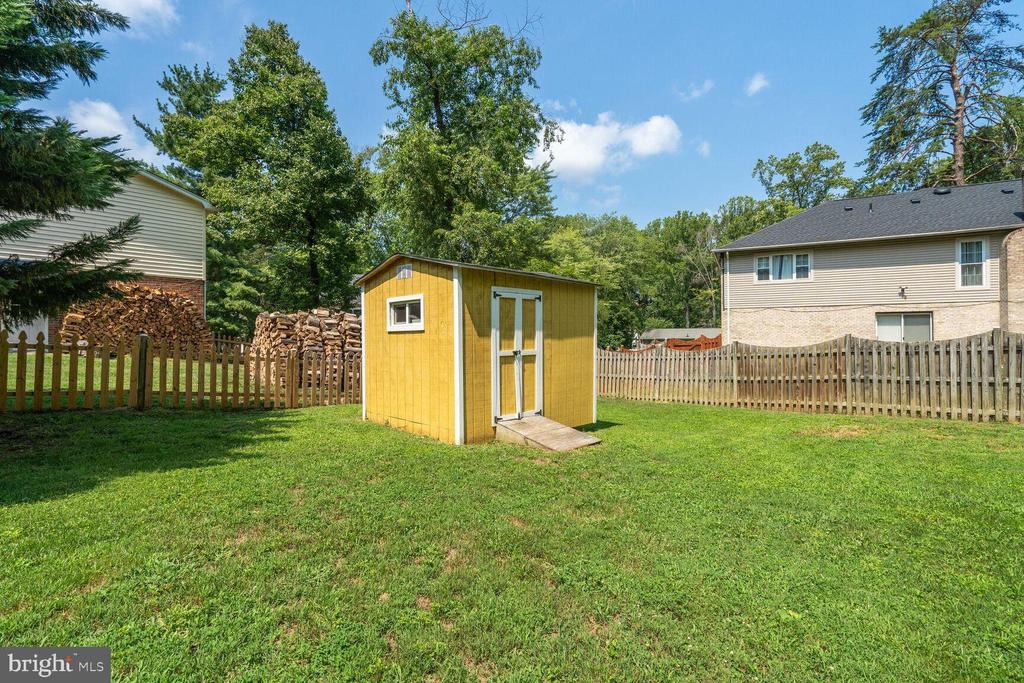 16204 EDGEWOOD DRIVE