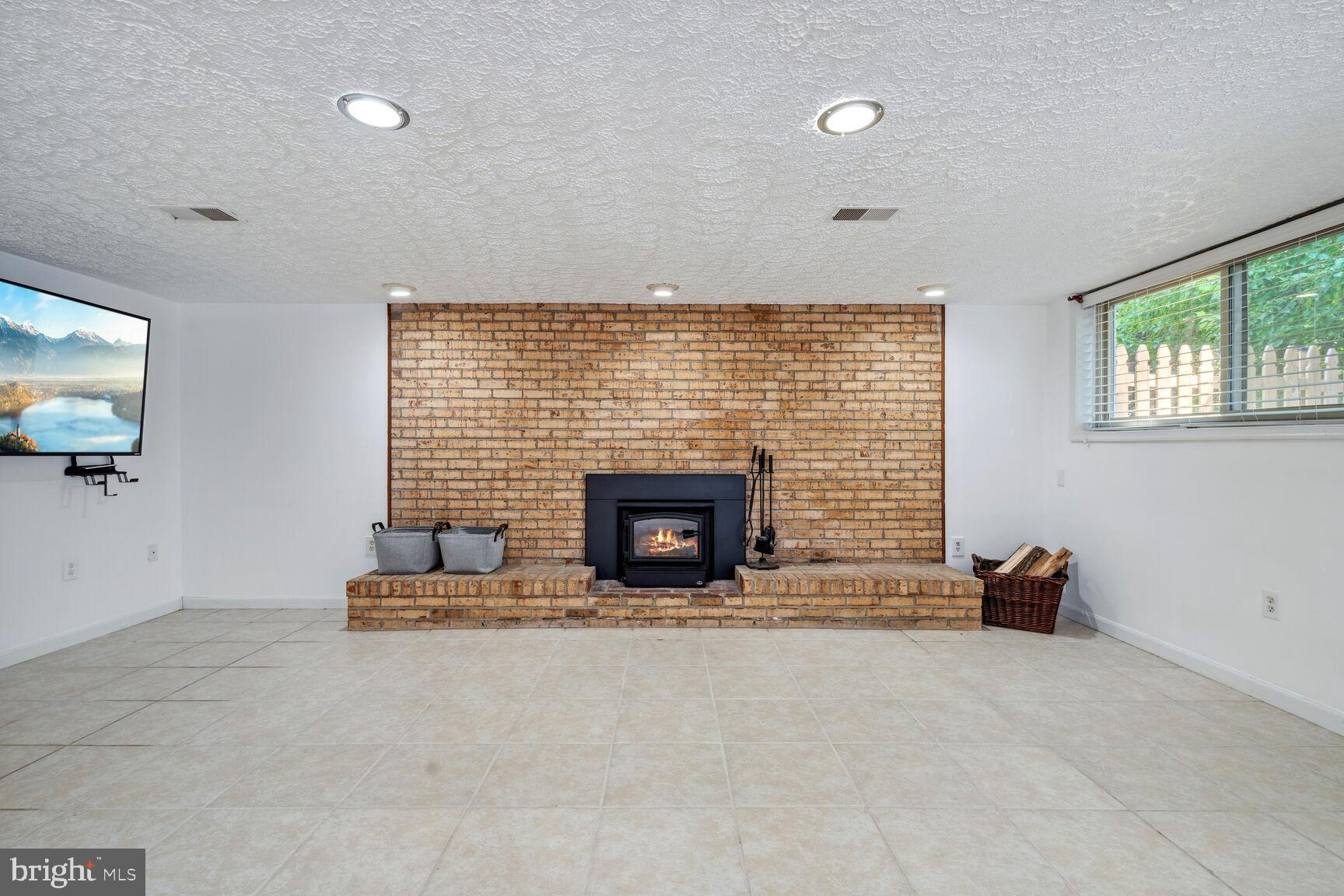 16204 EDGEWOOD DRIVE