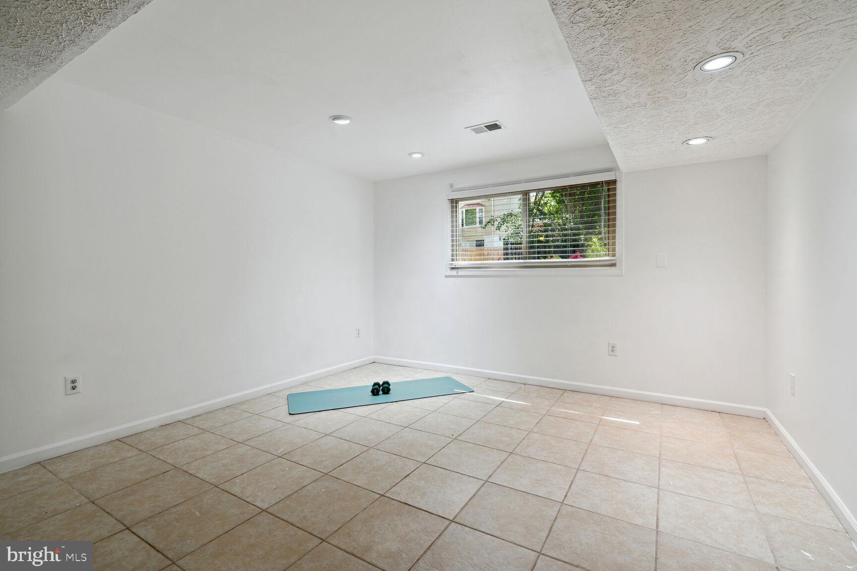 16204 EDGEWOOD DRIVE