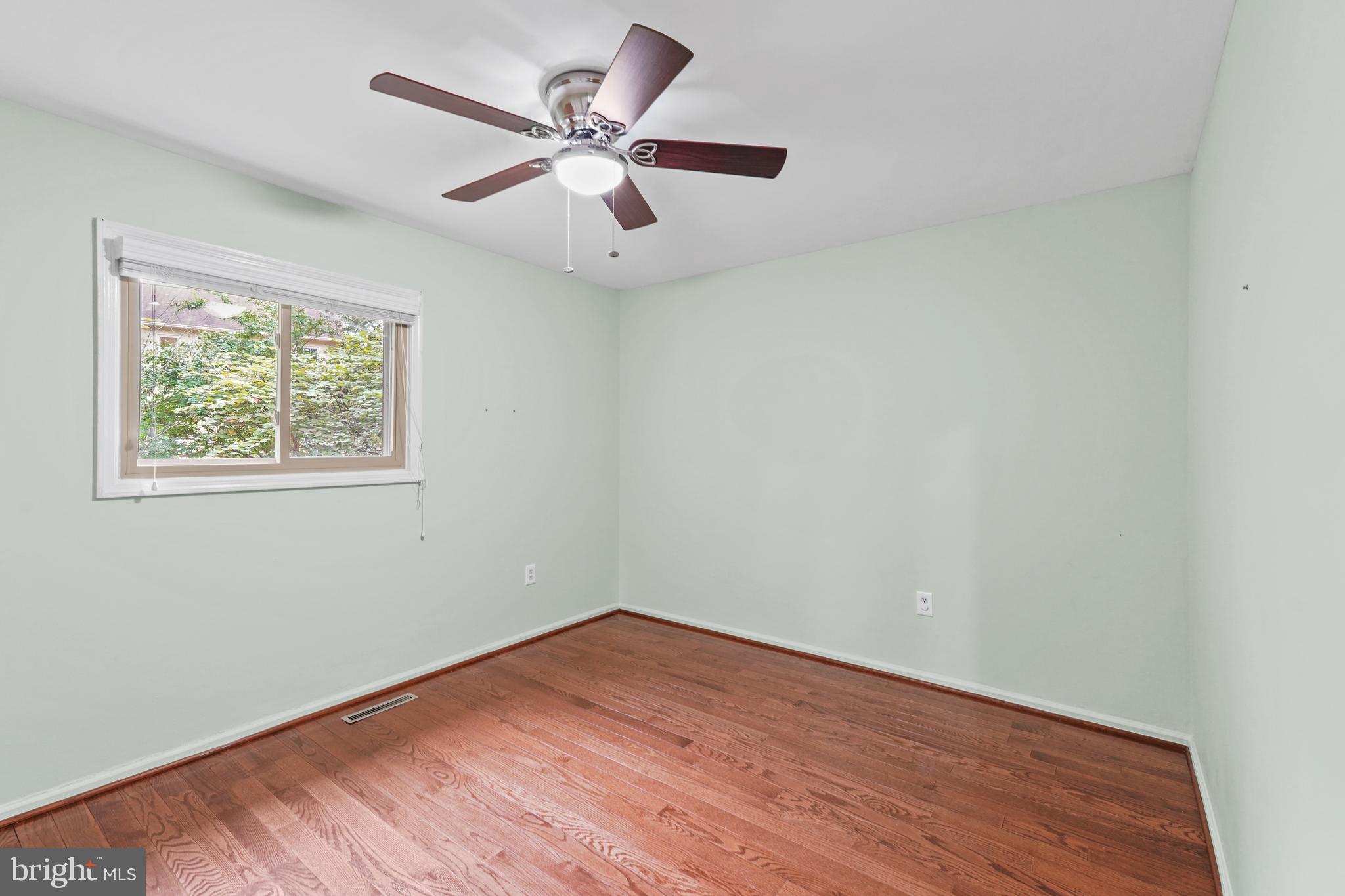 16204 EDGEWOOD DRIVE