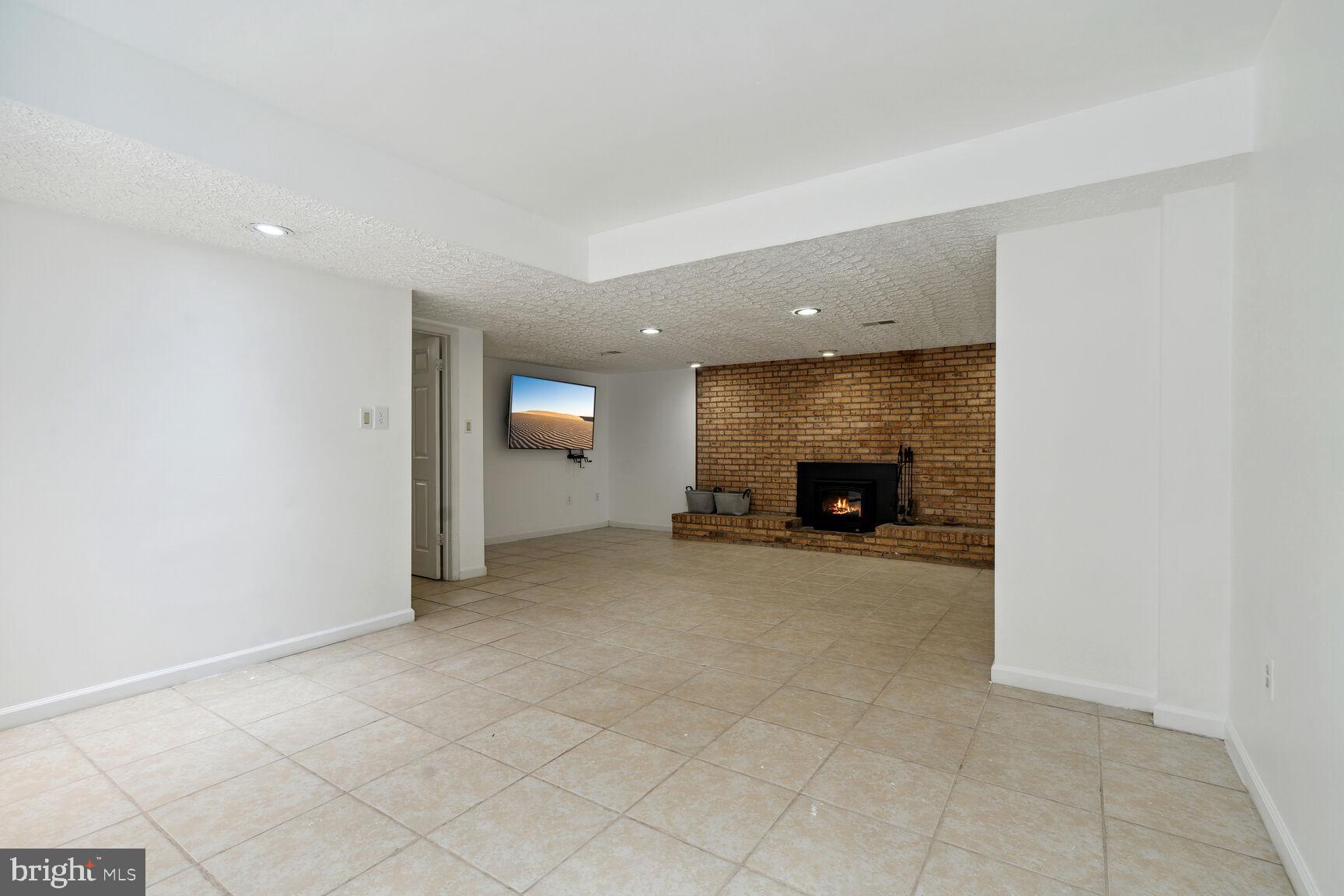 16204 EDGEWOOD DRIVE