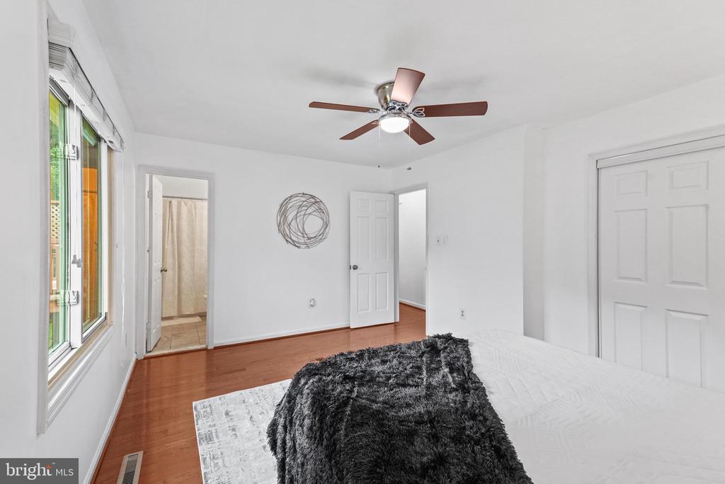 16204 EDGEWOOD DRIVE