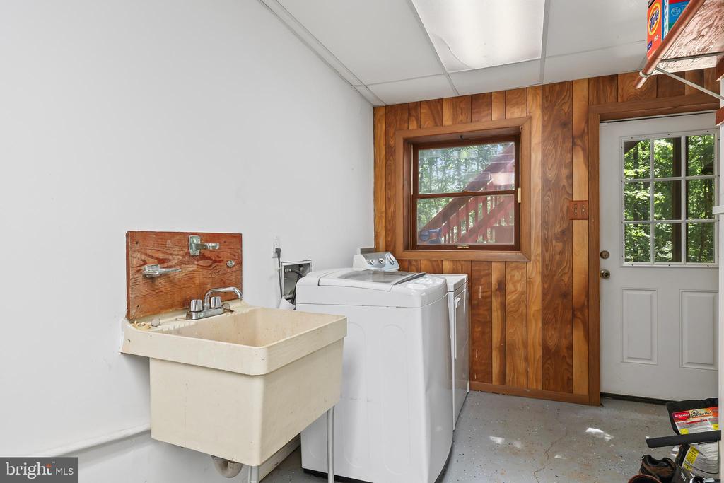 12053 KAHNS ROAD