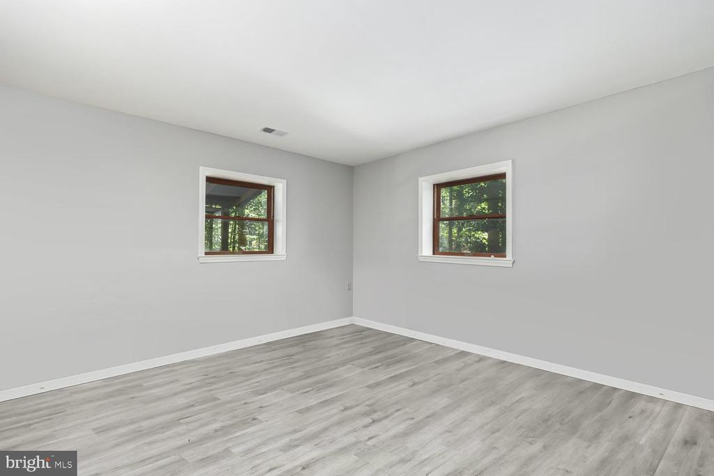 12053 KAHNS ROAD