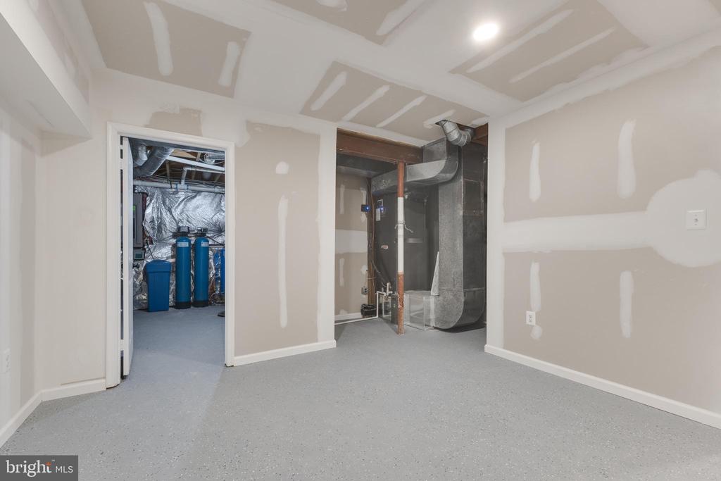12780 LOST CREEK COURT