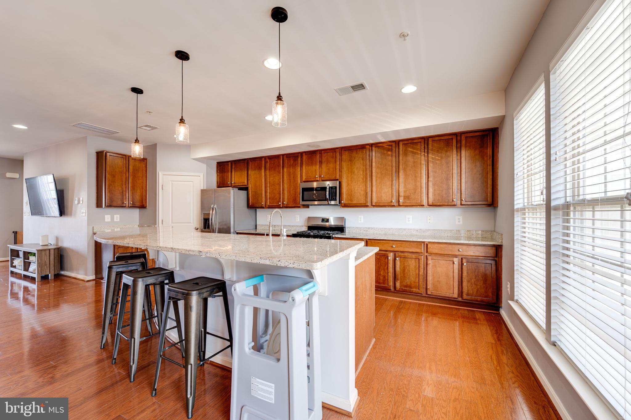 8037 CRESCENT PARK DRIVE