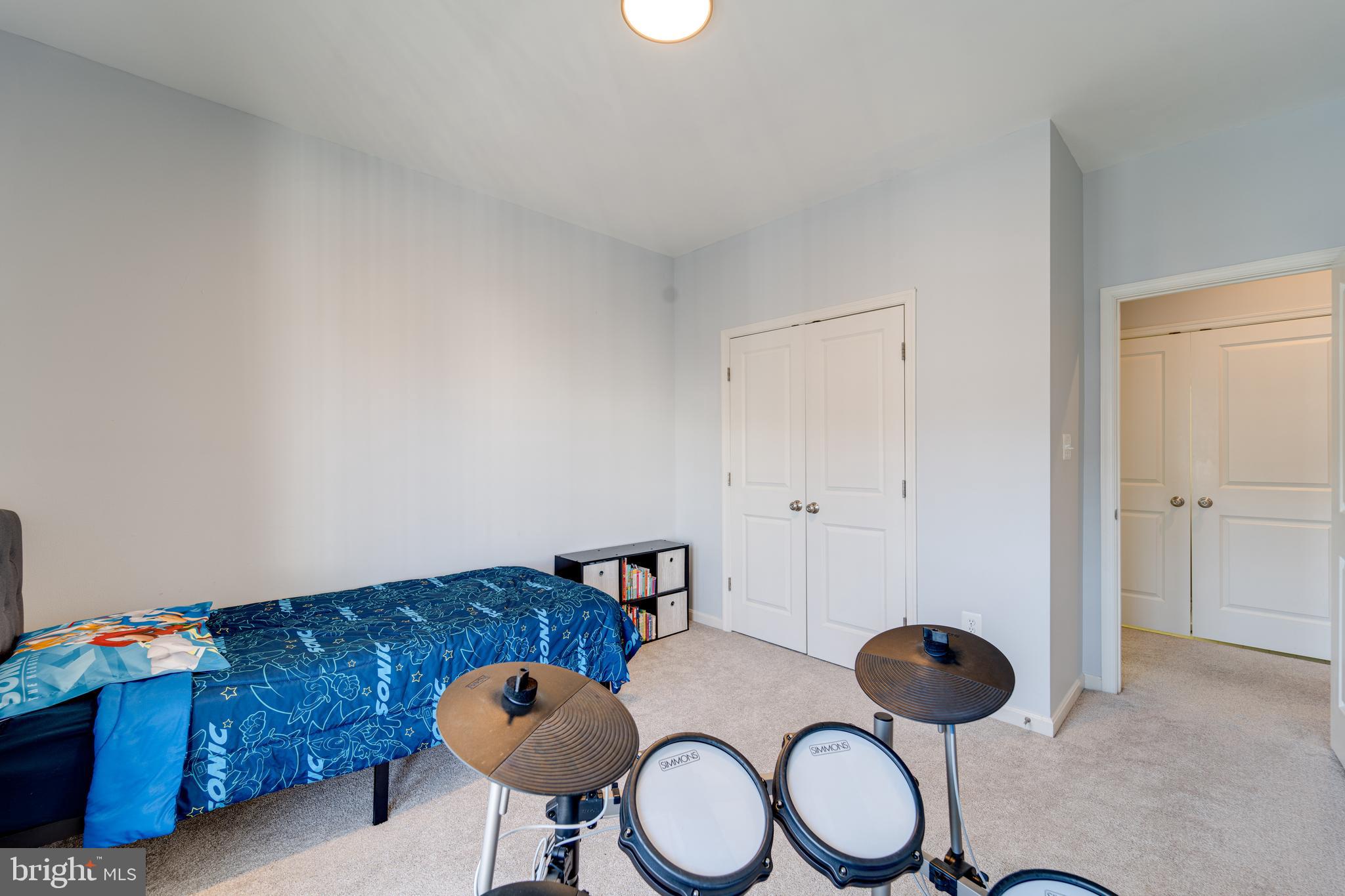 8037 CRESCENT PARK DRIVE