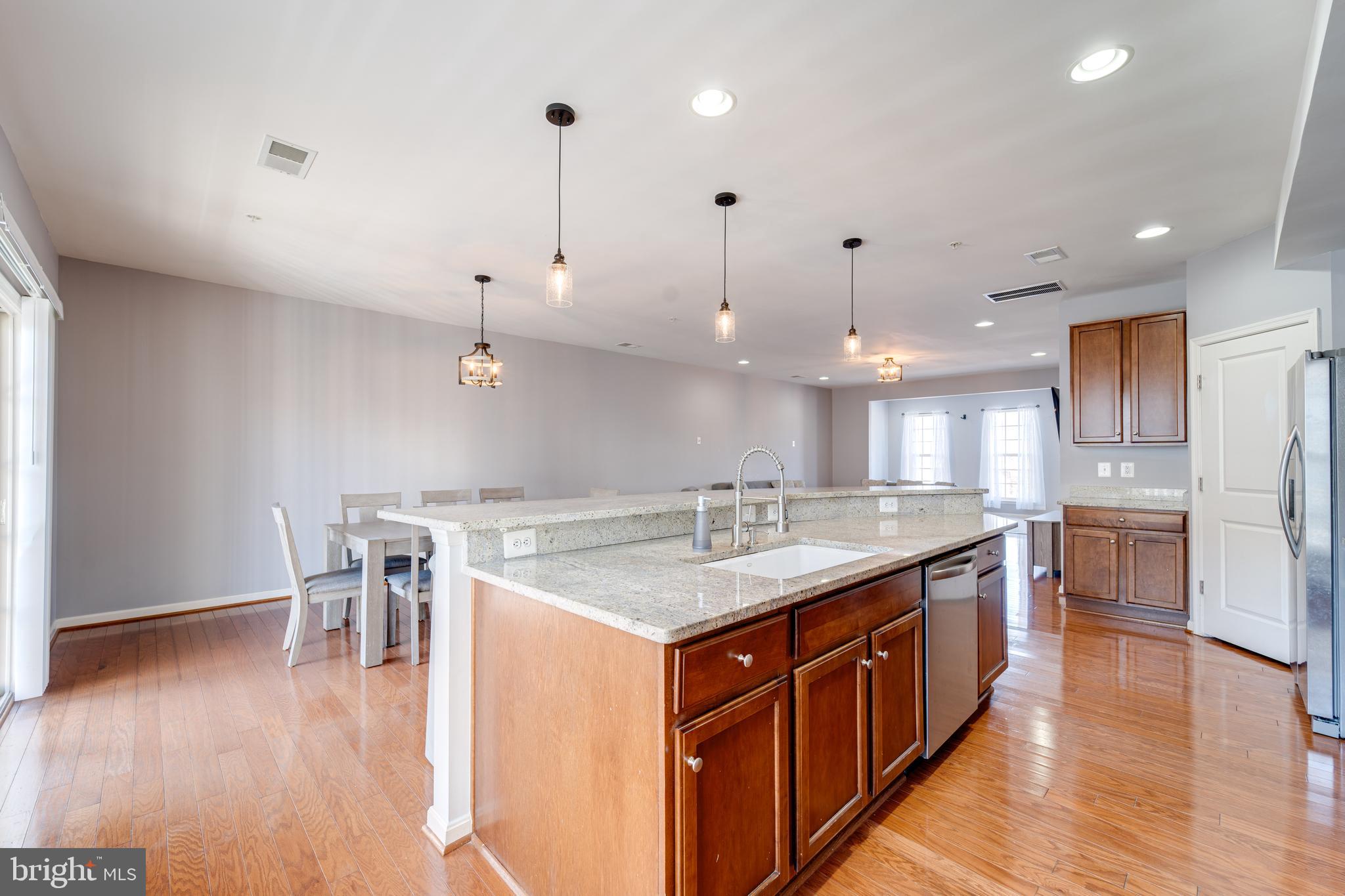 8037 CRESCENT PARK DRIVE