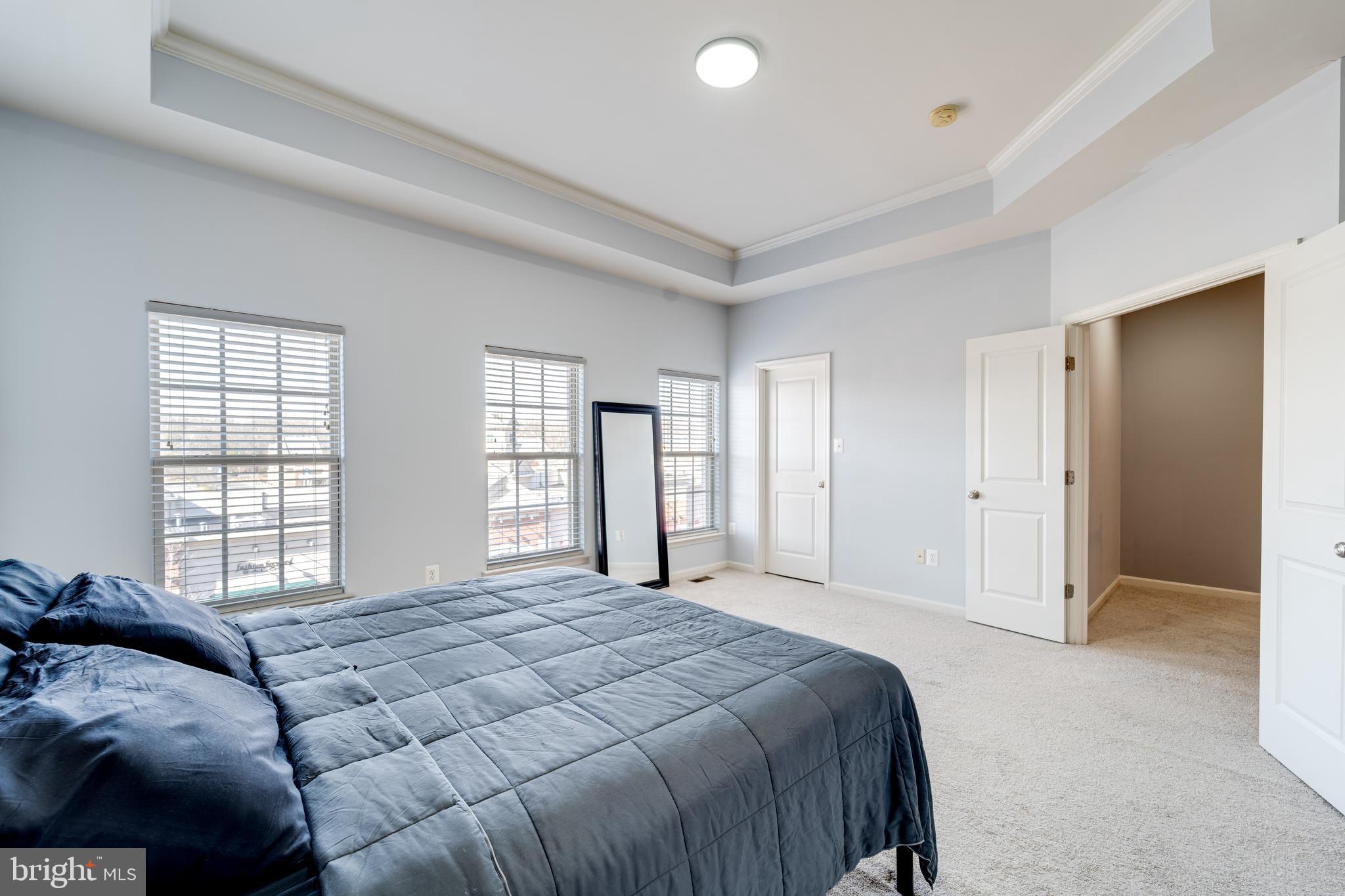 8037 CRESCENT PARK DRIVE