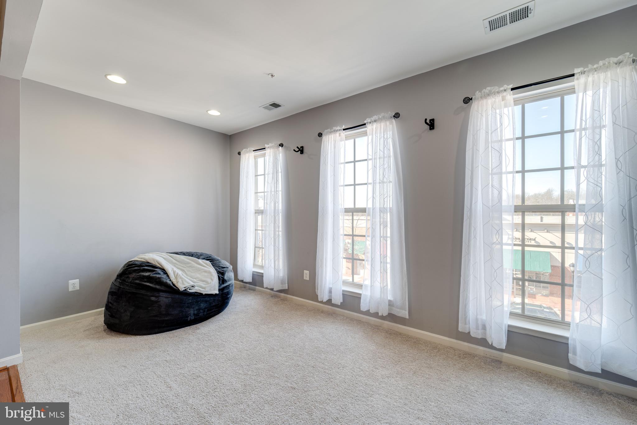 8037 CRESCENT PARK DRIVE