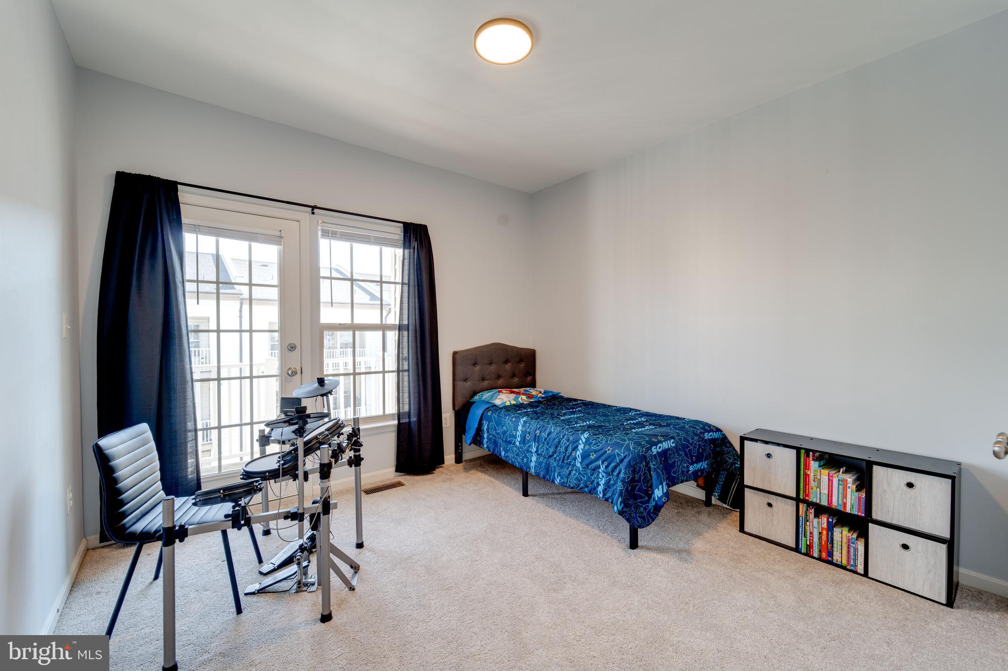 8037 CRESCENT PARK DRIVE