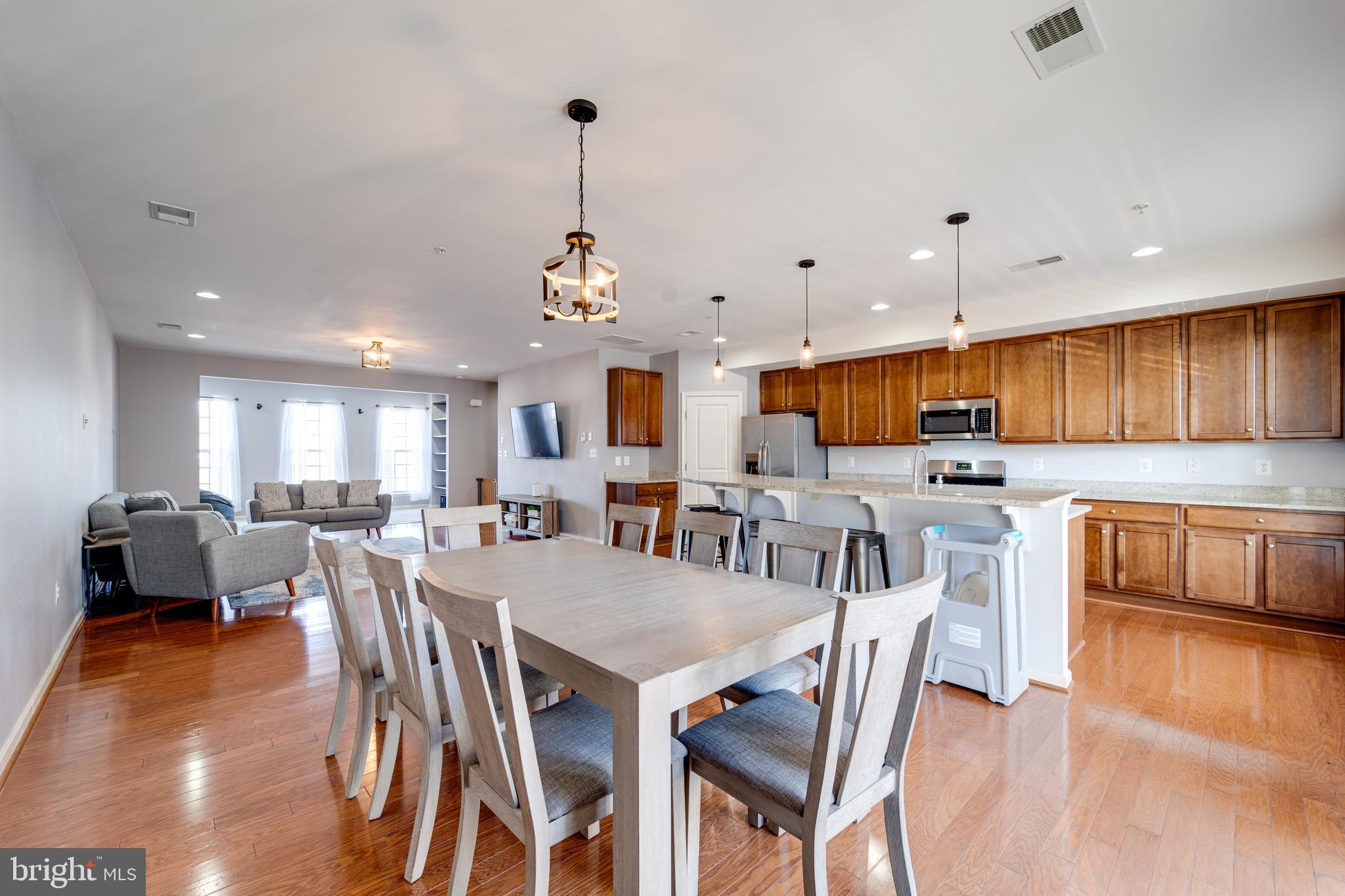 8037 CRESCENT PARK DRIVE