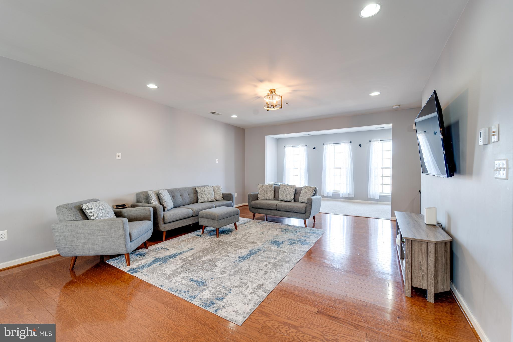 8037 CRESCENT PARK DRIVE