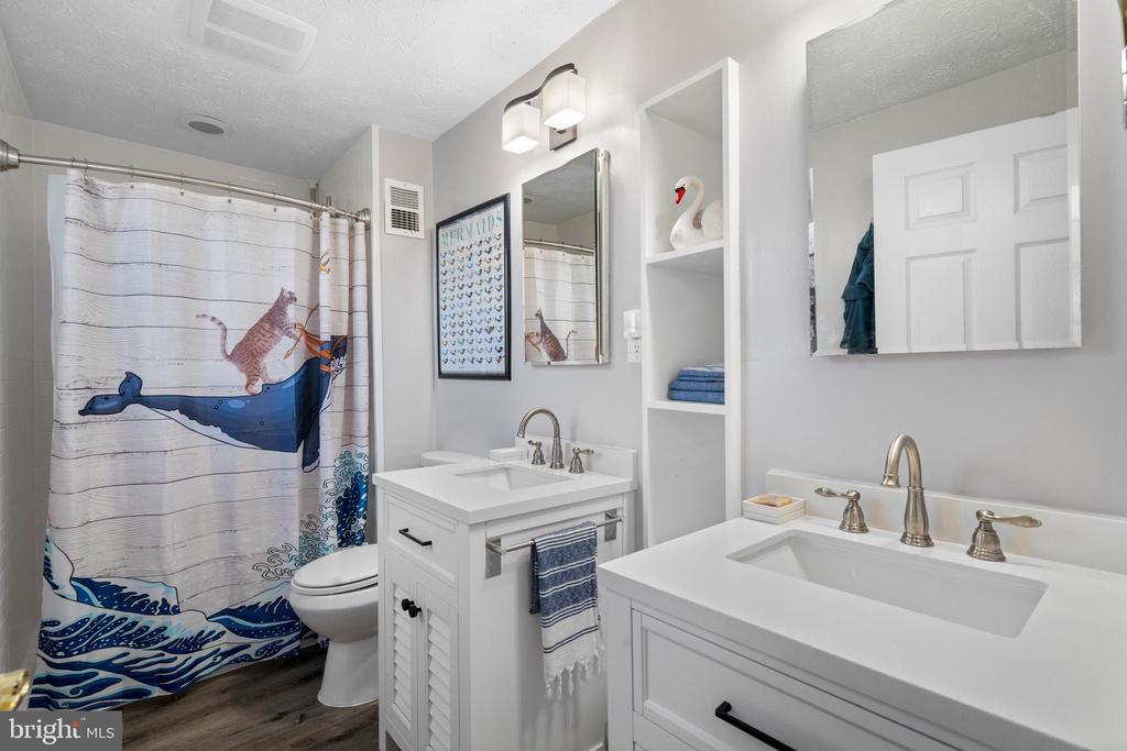 9867 NIMITZ COURT