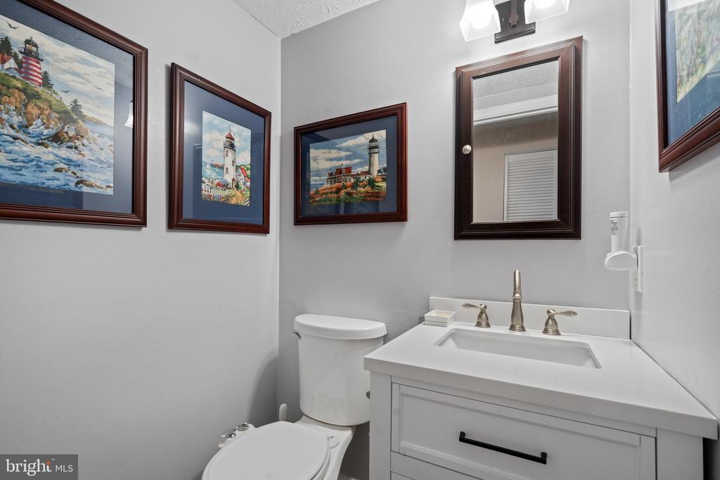 9867 NIMITZ COURT