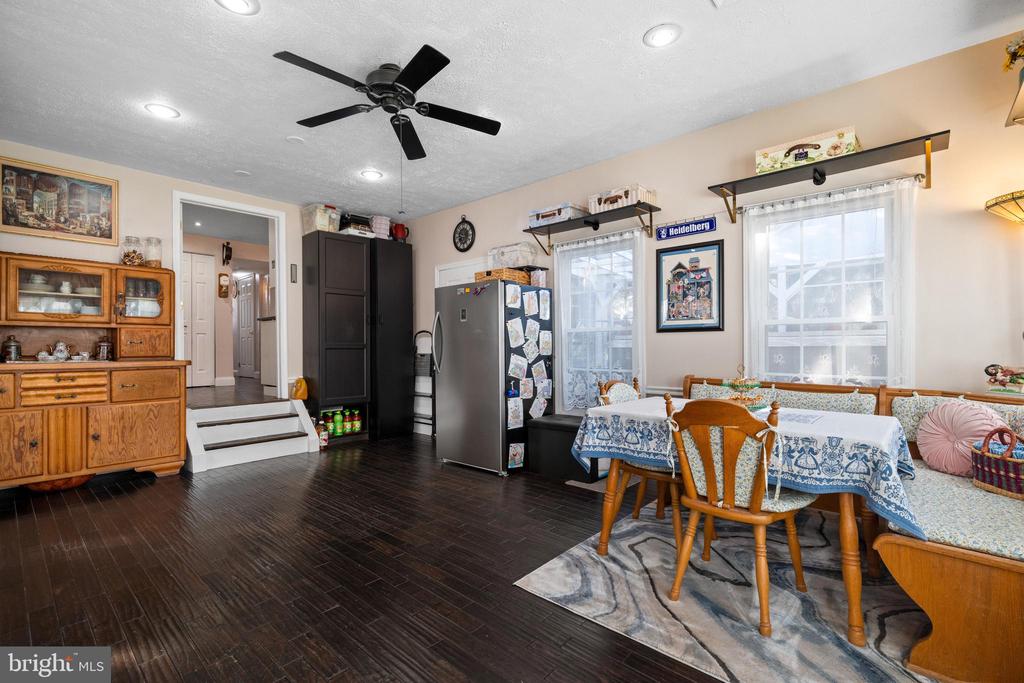 9867 NIMITZ COURT