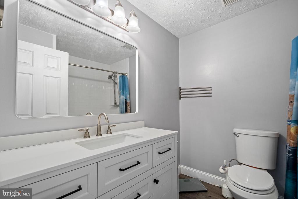 9867 NIMITZ COURT