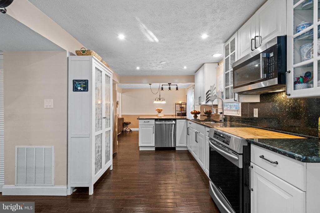 9867 NIMITZ COURT